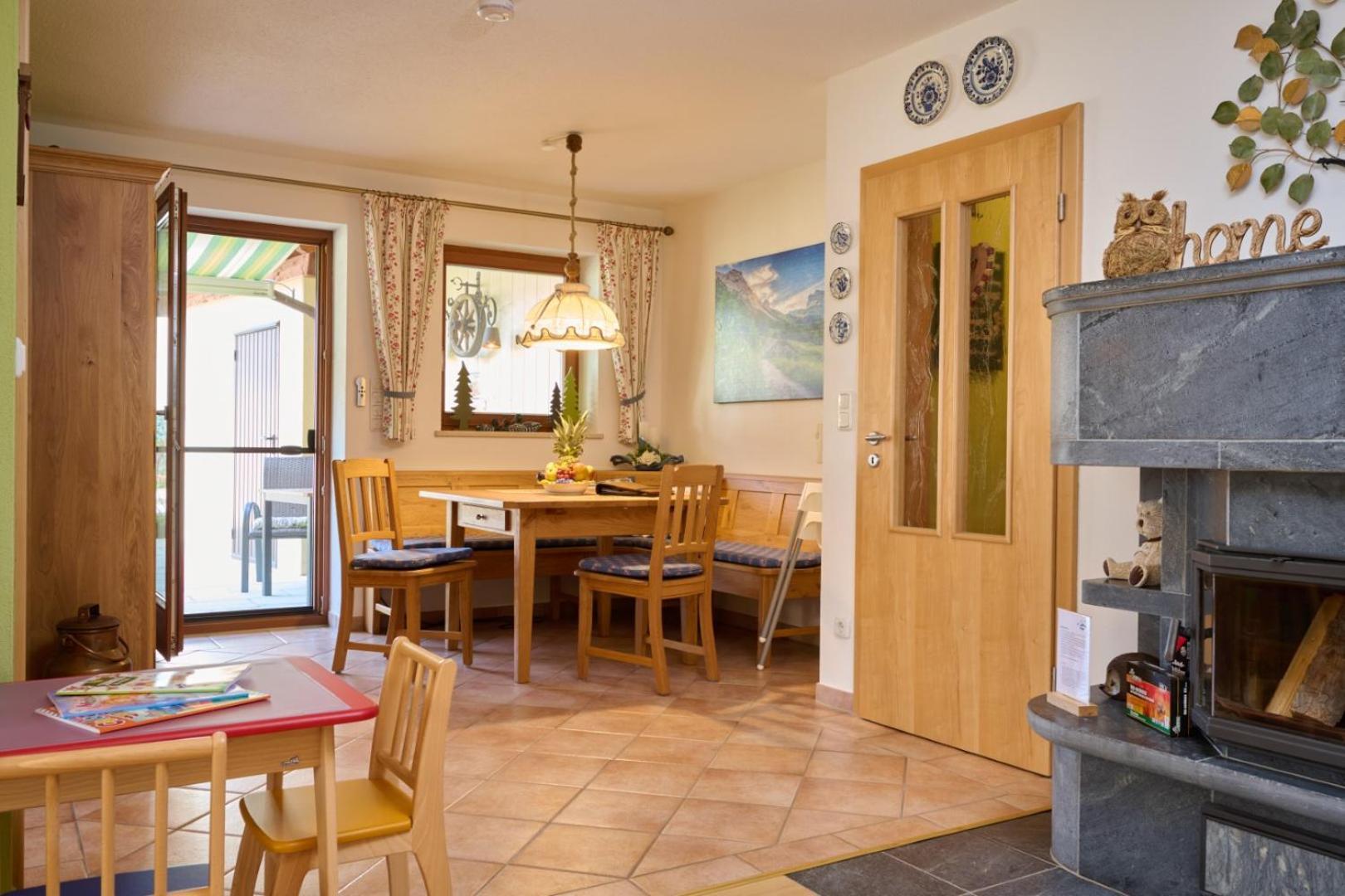 Alpenappartement Traumzeit - Pool / Eigene Terrasse / Garten 베르나우암히엠지 외부 사진
